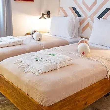 Pom Alacati Boutique