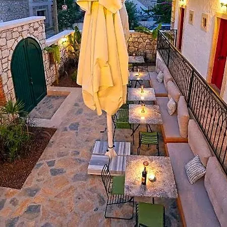 Pom Alacati Boutique * Ciftlikkoyu