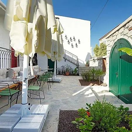 Pom Alacati Boutique *