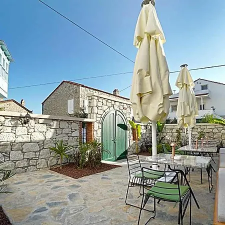 Pom Alacati Boutique