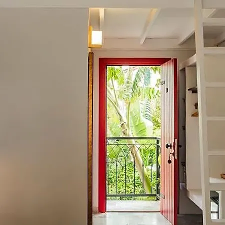 Pom Alacati Boutique * Ciftlikkoyu