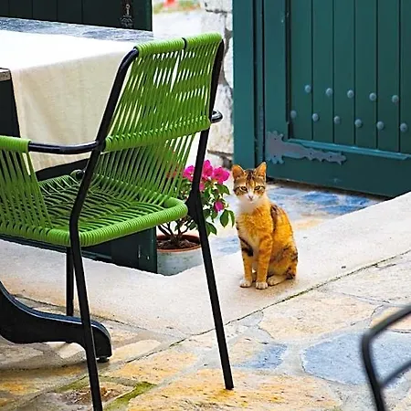 Pom Alacati Boutique Hotel *