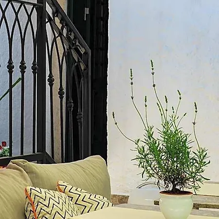 Pom Alacati Boutique Hotel *